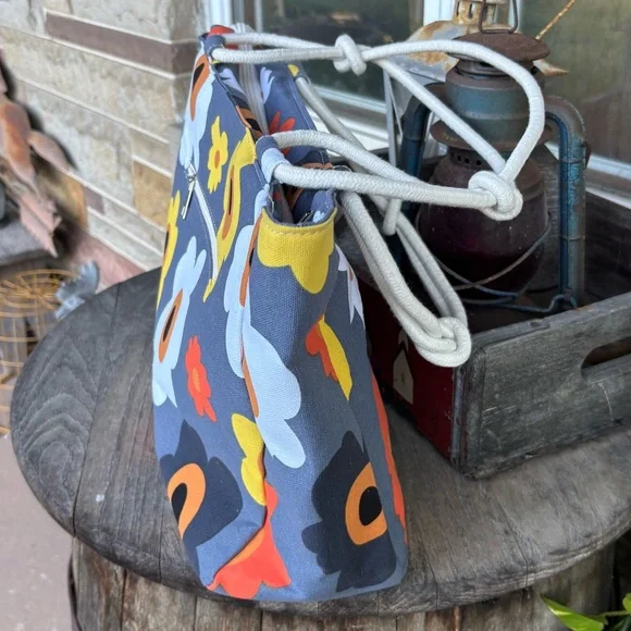 Farmhouse Style Floral Canvas Tote Bag - Multicolor‎ - Picture 2 of 7